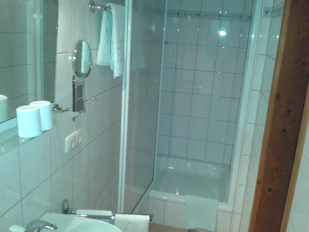 Gaestehaus Attenhauser Unterammergau Room photo